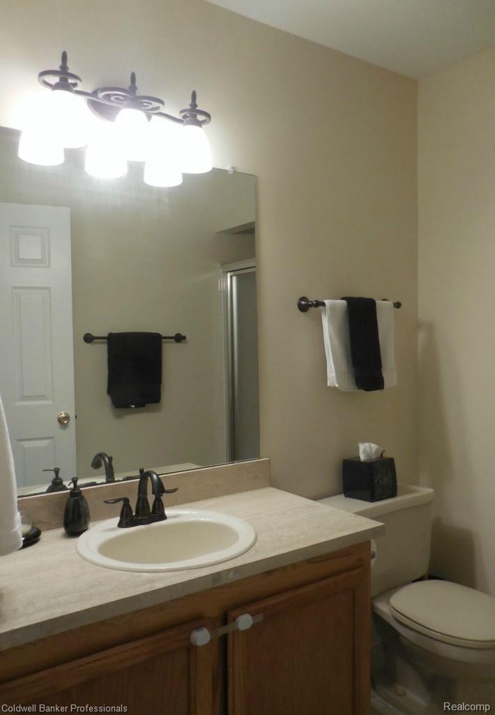 40000 Crosswinds Road Novi, MI 48375 - Photo 21 of 40 MAIN FULL BATH