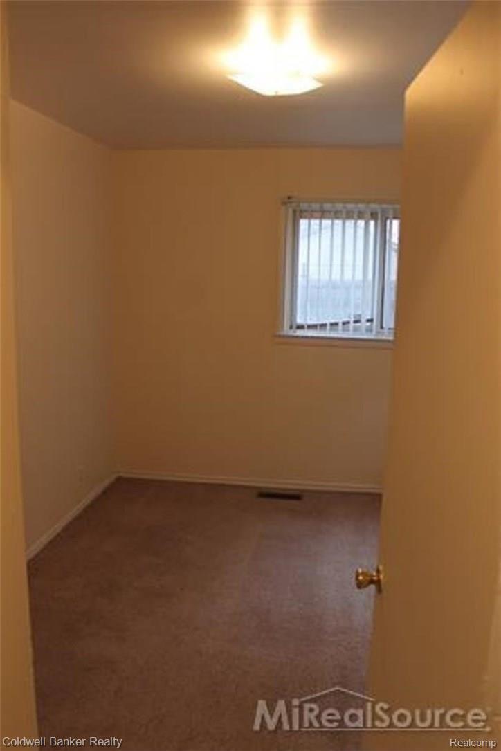16440 East Eight Mile Road Detroit, MI 48205 - Photo 9 of 19 31235459-9.JPG