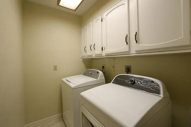 a close view of sink and tap