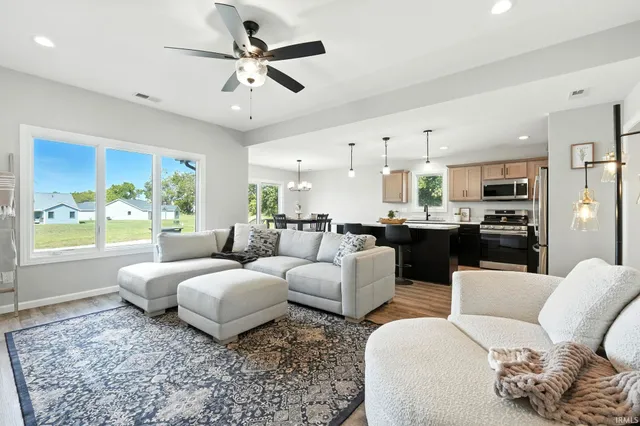 $345,000 | 1136 Herdsman Boulevard, Huntertown, IN 46748