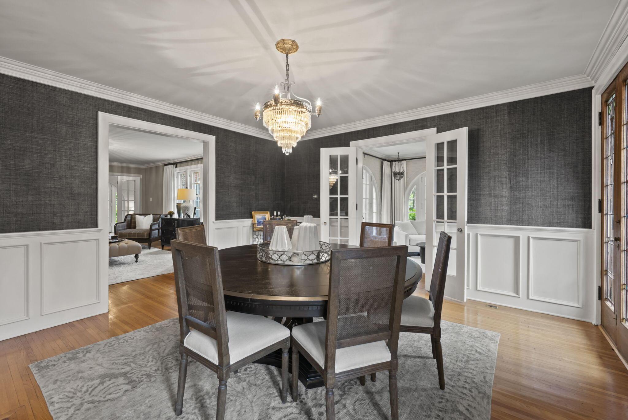 1875 Roxbury Road Upper Arlington, OH 43212 - Photo 28 of 97 Dining Room