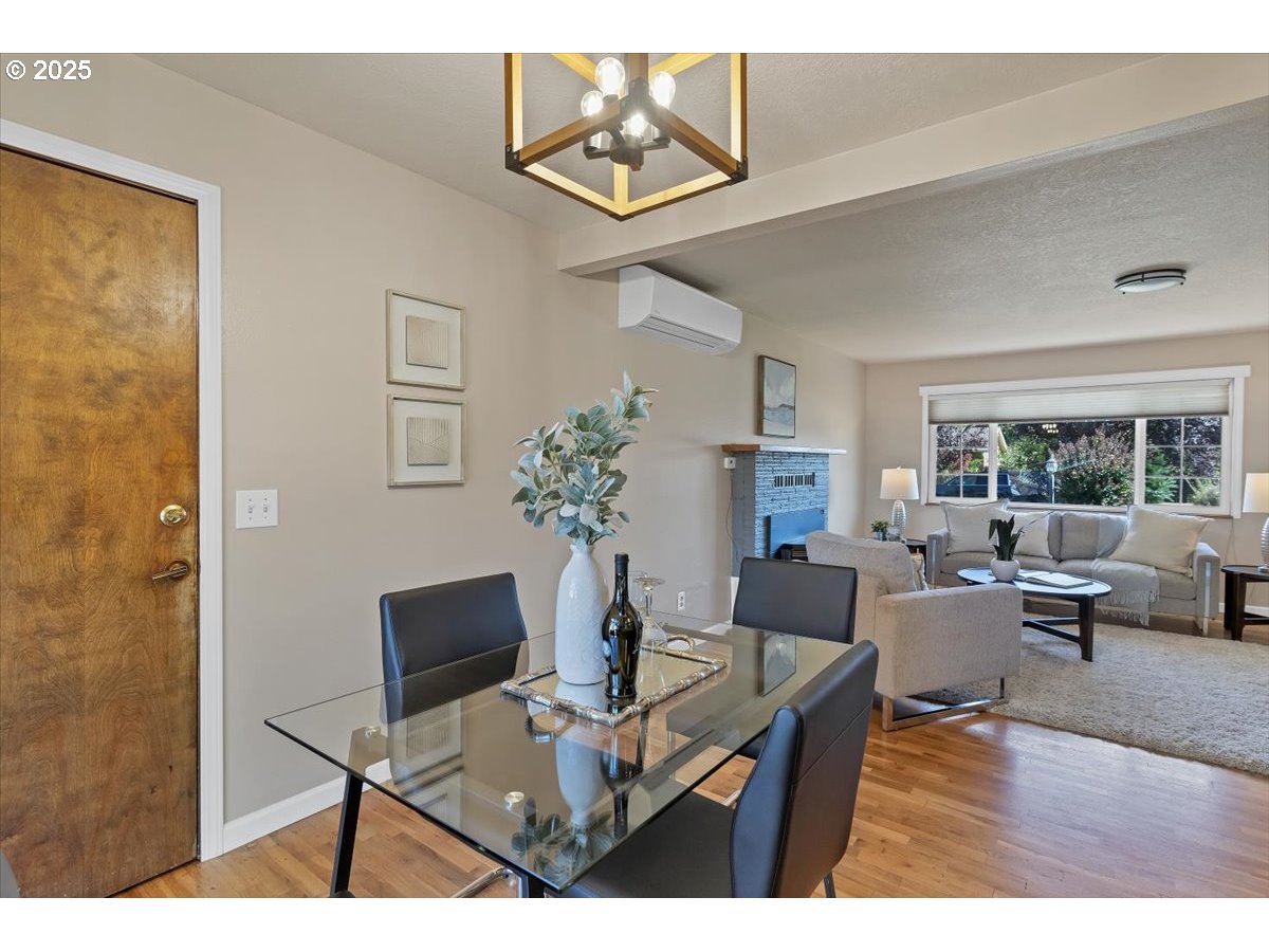 224 South 24th Street Philomath, OR 97370 - Photo 18 of 46 a living room with furniture and a large window