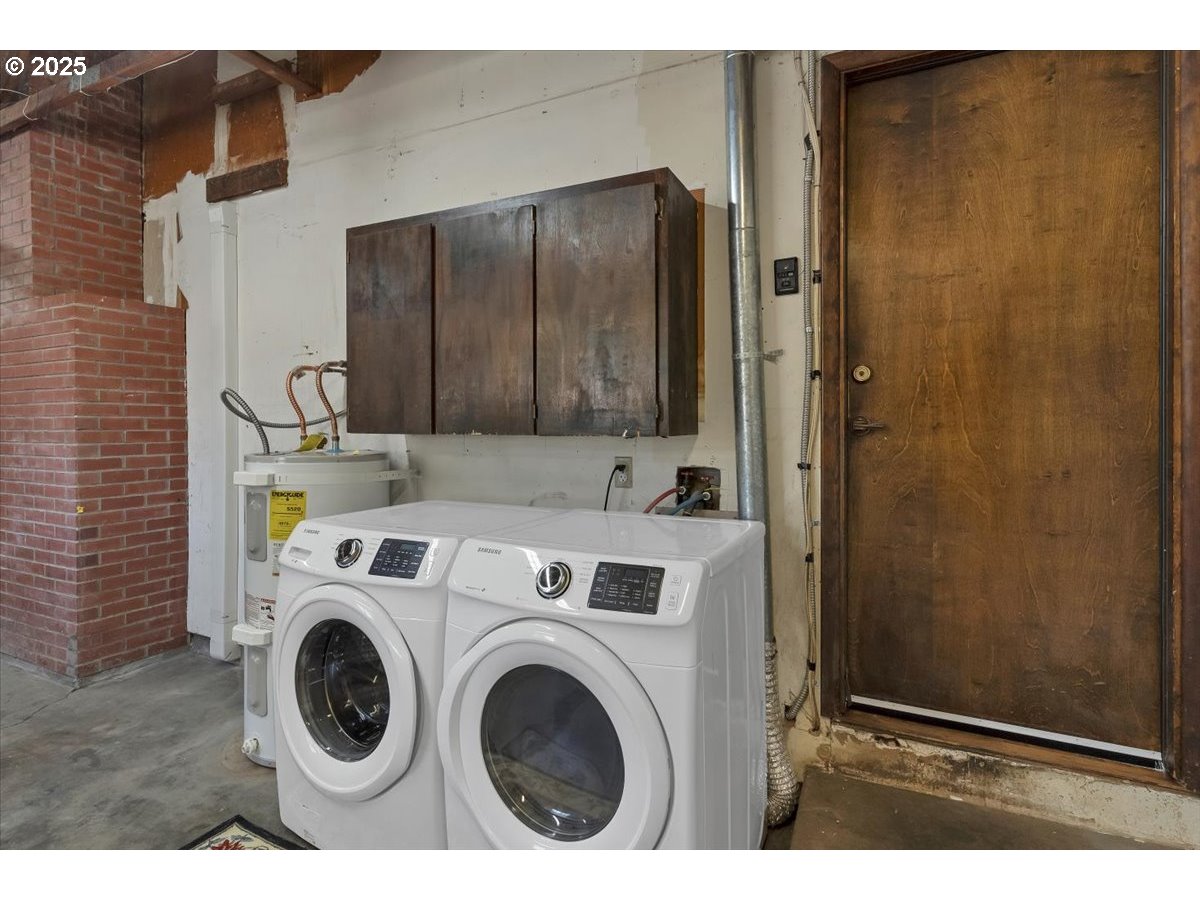 224 South 24th Street Philomath, OR 97370 - Photo 33 of 46 a utility room with dryer and washer