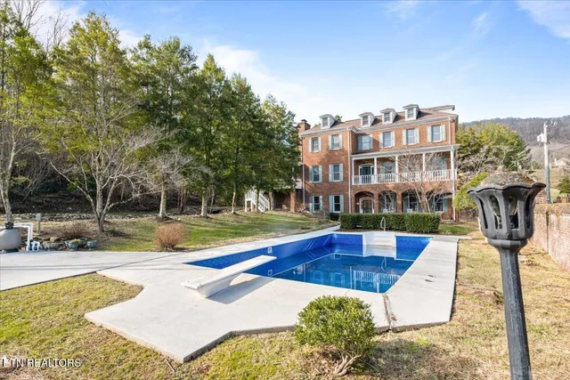 $749,900 | 145 Hope Lane, La Follette, TN 37766