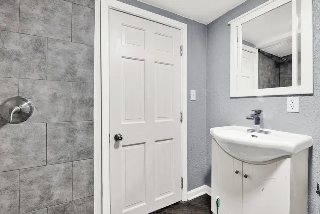 $259,900 | 2350 South 62nd Street, West Allis, WI 53219