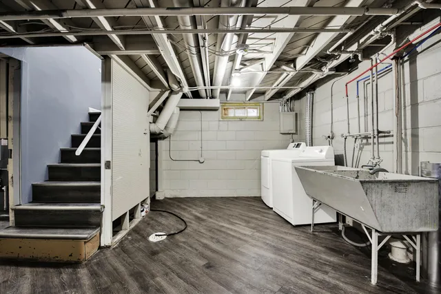 $259,900 | 2350 South 62nd Street, West Allis, WI 53219