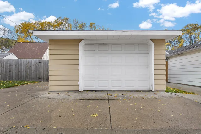 $259,900 | 2350 South 62nd Street, West Allis, WI 53219