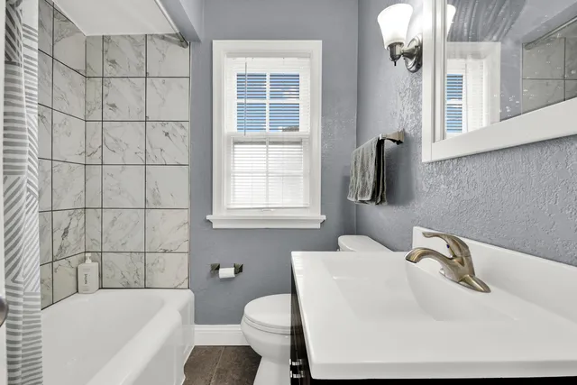 $259,900 | 2350 South 62nd Street, West Allis, WI 53219