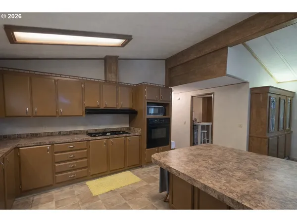 $60,000 | 17442 Northeast Glisan Street, Unit 2, Portland, OR 97230