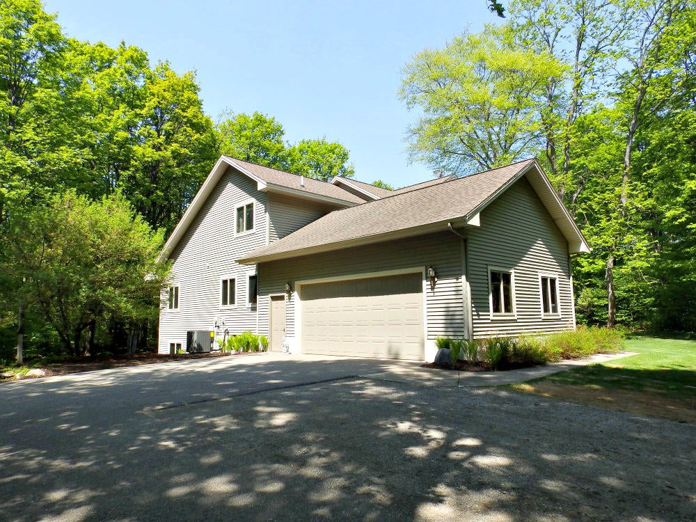 1261 North Camp Ten Road Gaylord, MI 49735 - Photo 2 of 40 Gallery Image 2