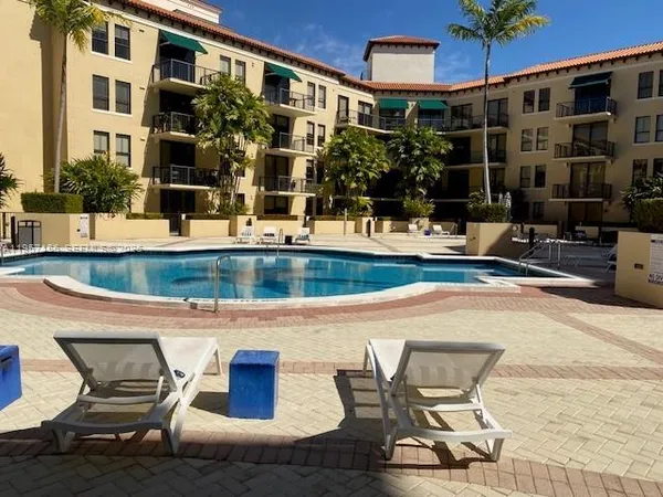 $4,050 | 55 Merrick Way, Unit 552, Coral Gables, FL 33134