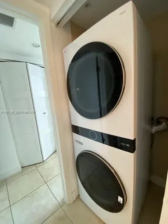 $4,050 | 55 Merrick Way, Unit 552, Coral Gables, FL 33134