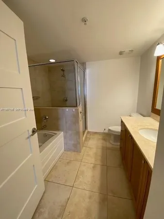 $4,050 | 55 Merrick Way, Unit 552, Coral Gables, FL 33134