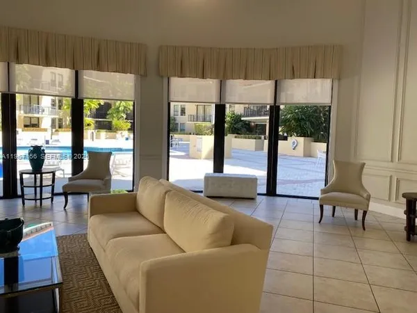 $4,050 | 55 Merrick Way, Unit 552, Coral Gables, FL 33134