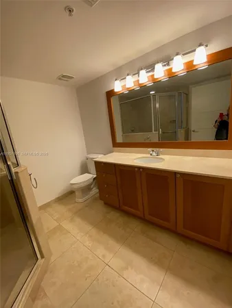 $4,050 | 55 Merrick Way, Unit 552, Coral Gables, FL 33134