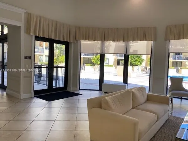 $4,050 | 55 Merrick Way, Unit 552, Coral Gables, FL 33134