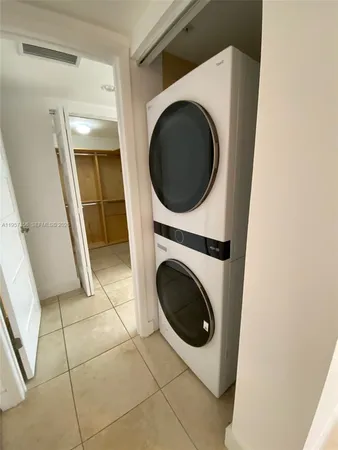 $4,050 | 55 Merrick Way, Unit 552, Coral Gables, FL 33134