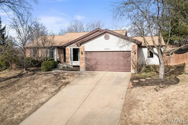 $425,000 | 1863 Smizer Mill Road, Fenton, MO 63026