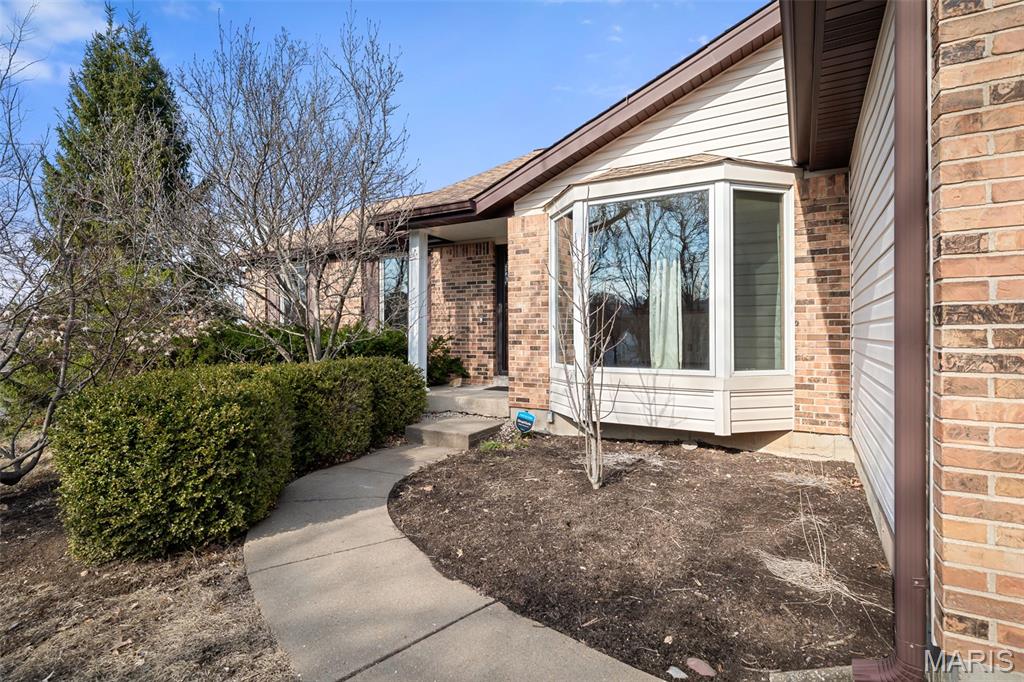 1863 Smizer Mill Road Fenton, MO 63026 - Photo 4 of 59