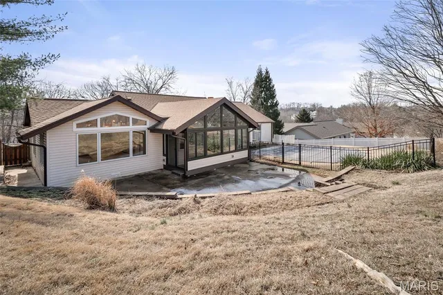 $425,000 | 1863 Smizer Mill Road, Fenton, MO 63026