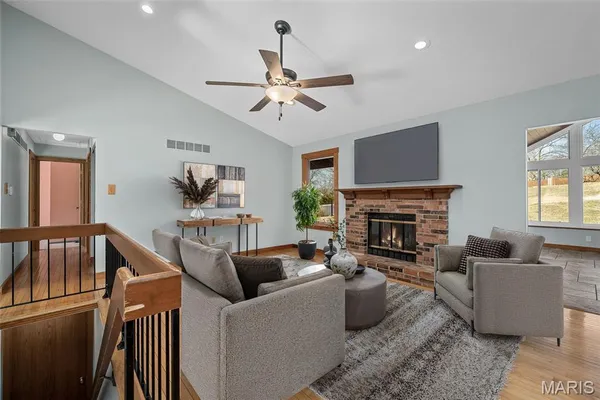 $458,500 | 1863 Smizer Mill Road, Fenton, MO 63026