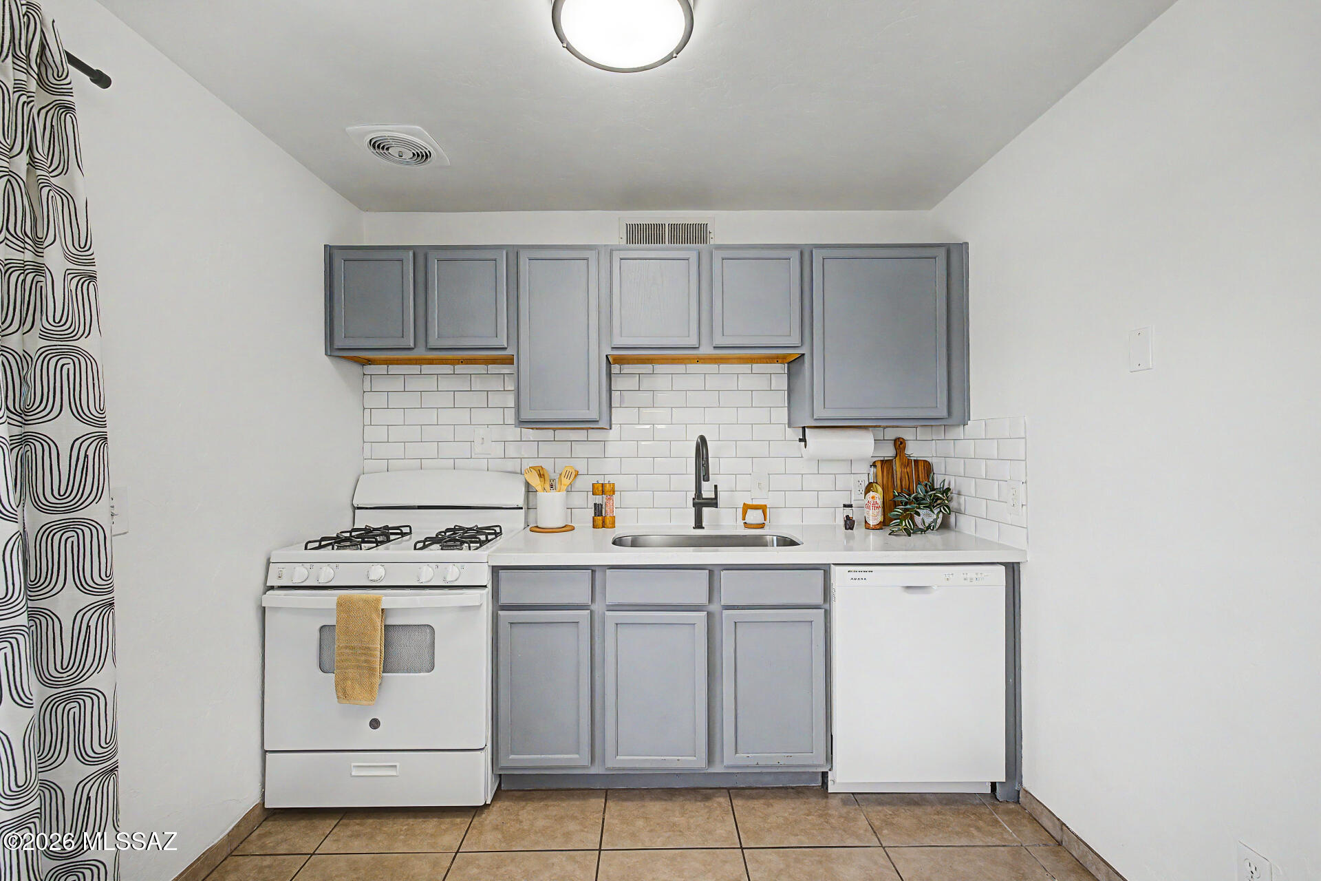 350 North Silverbell Road, Unit 86 Tucson, AZ 85745 - Photo 11 of 22 09 - Silverbell