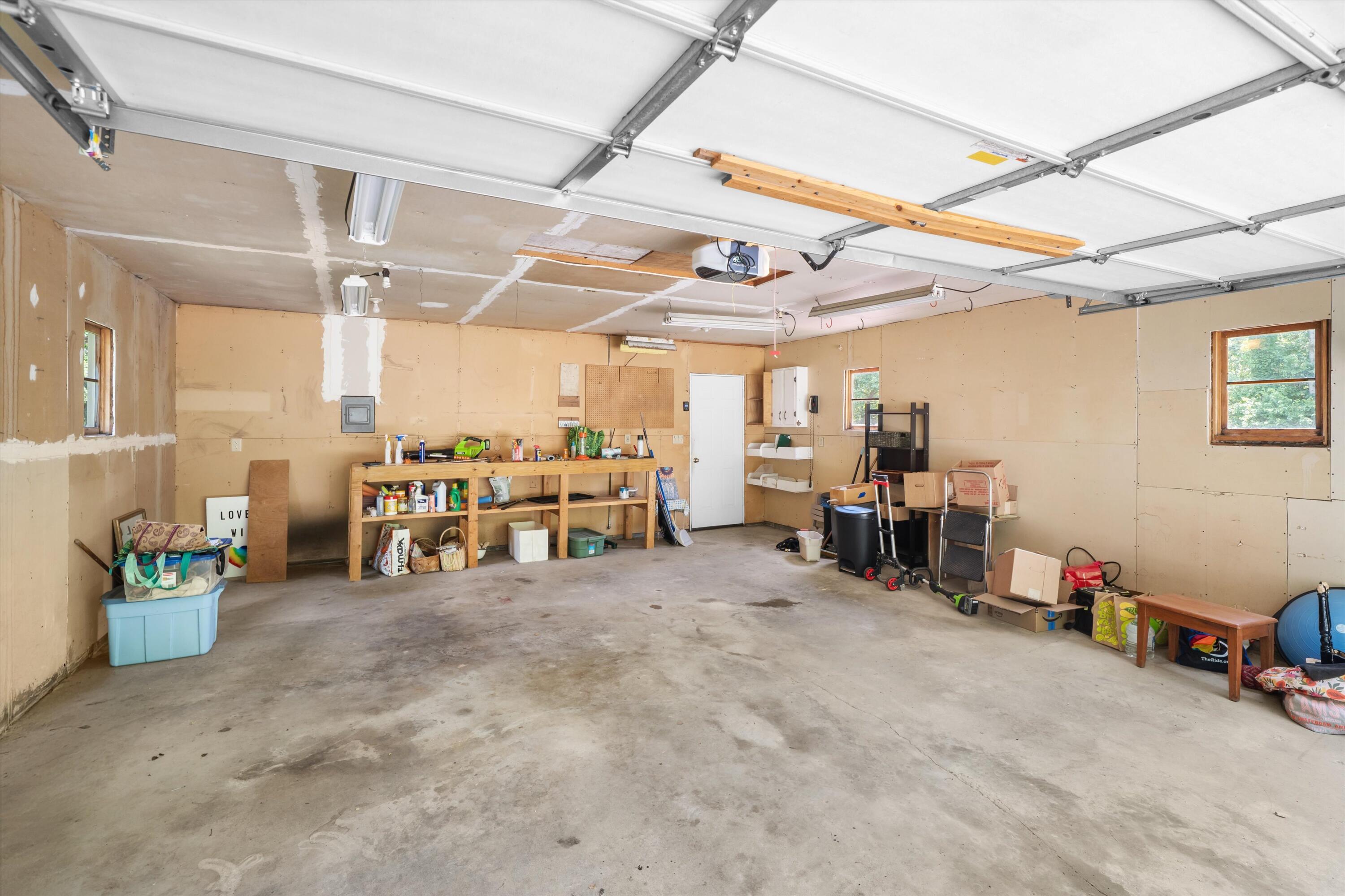 16009 Cavanaugh Lake Road Chelsea, MI 48118 - Photo 41 of 56 Garage