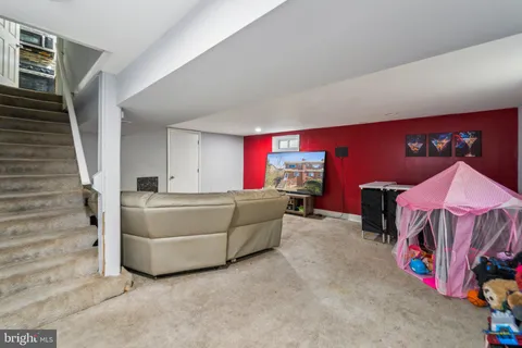 $260,000 | 818 Neptune Avenue, Oxon Hill, MD 20745