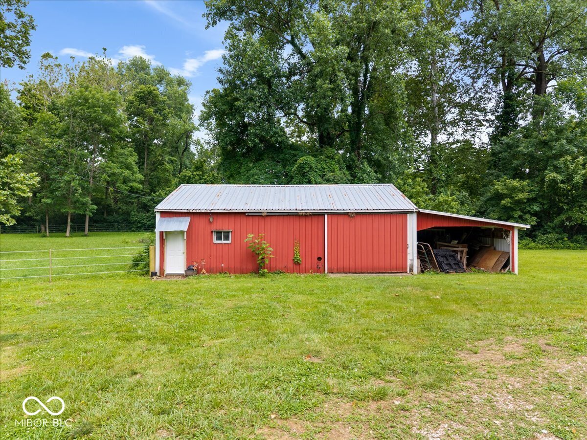 703 North Peterman Road Greenwood, IN 46142 - Photo 38 of 52