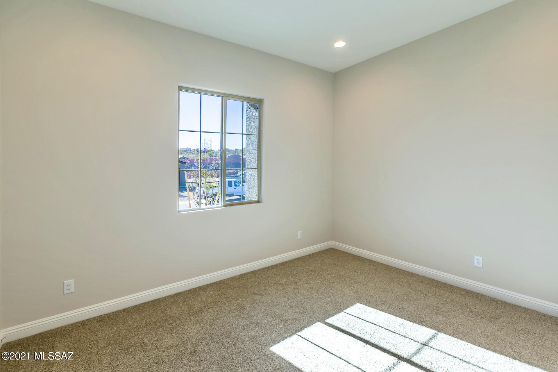 677 East Romsdalen Road East Tucson, AZ 85755 - Photo 25 of 44