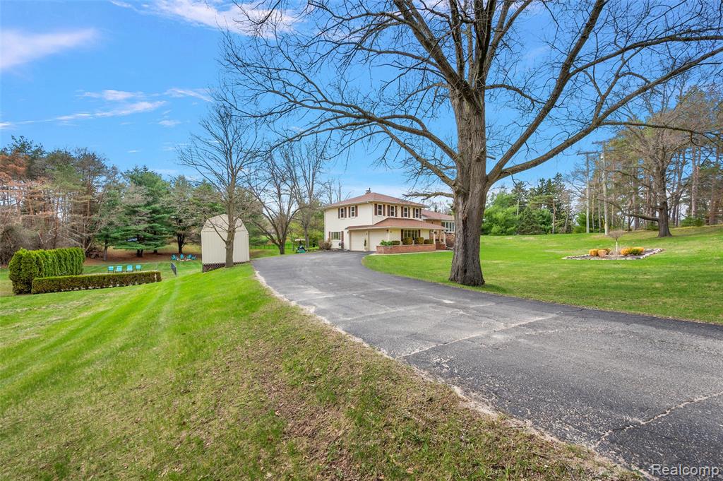 125 Cayuga Road Lake Orion, MI 48362 - Photo 4 of 53
