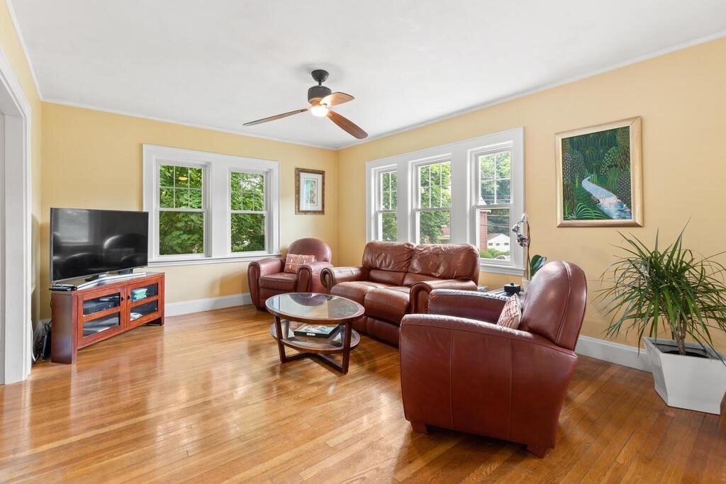 23 Harding Street, Unit 23 Newton, MA 02465 - Photo 4 of 31 Gallery Image 4