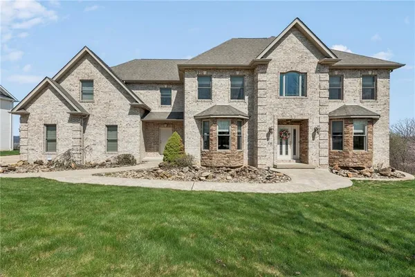 $639,000 | 836 Forest Oaks Trail, North Huntingdon, PA 15642