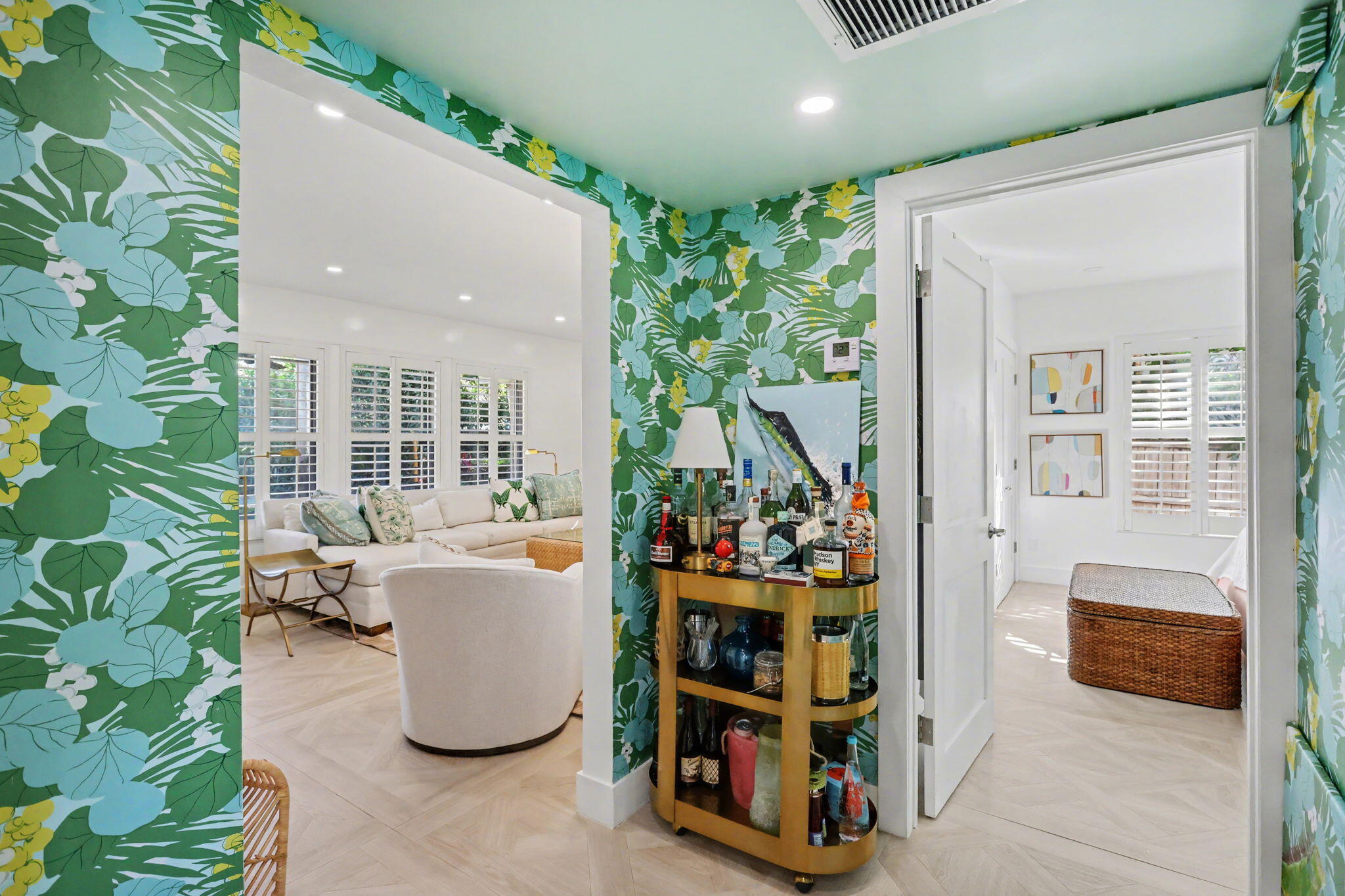 202 Gleason Street, Unit 3 Delray Beach, FL 33483 - Photo 10 of 34 a living room with furniture and a potted plant