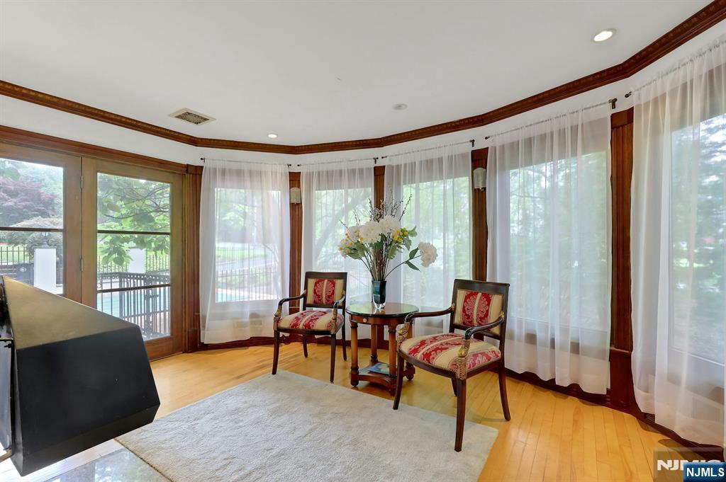 285 Arch Road Englewood, NJ 07631 - Photo 15 of 37