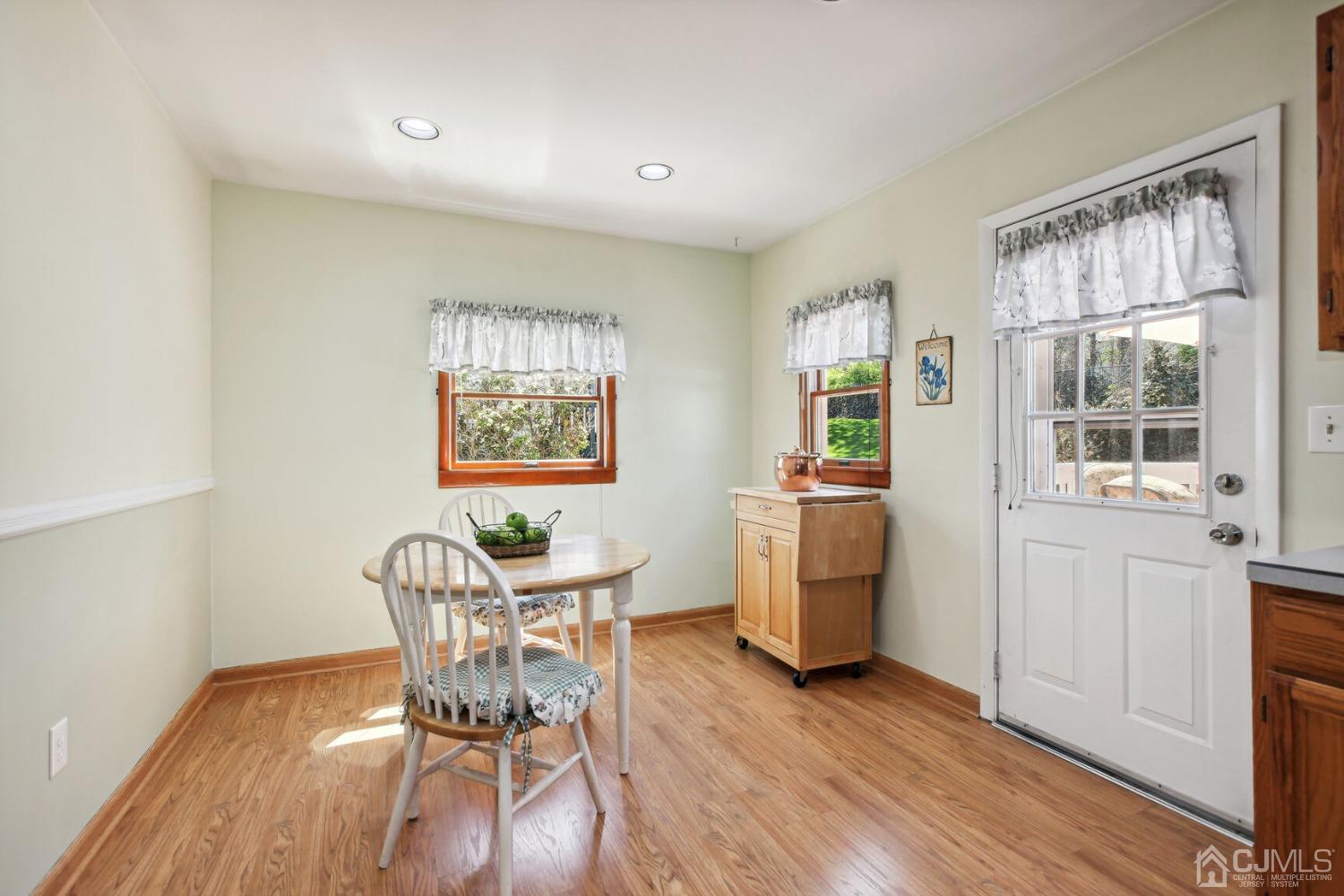 48 Ridgeview Road Jamesburg, NJ 08831 - Photo 5 of 24 Gallery Image 5