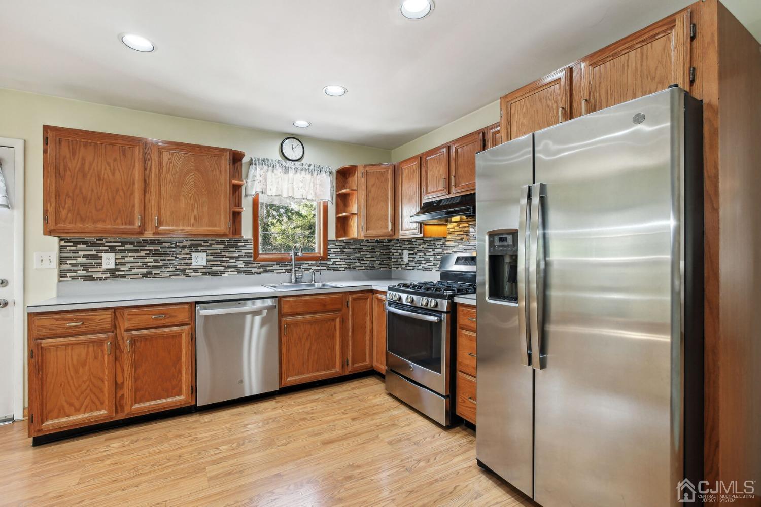 48 Ridgeview Road Jamesburg, NJ 08831 - Photo 8 of 24 Gallery Image 8