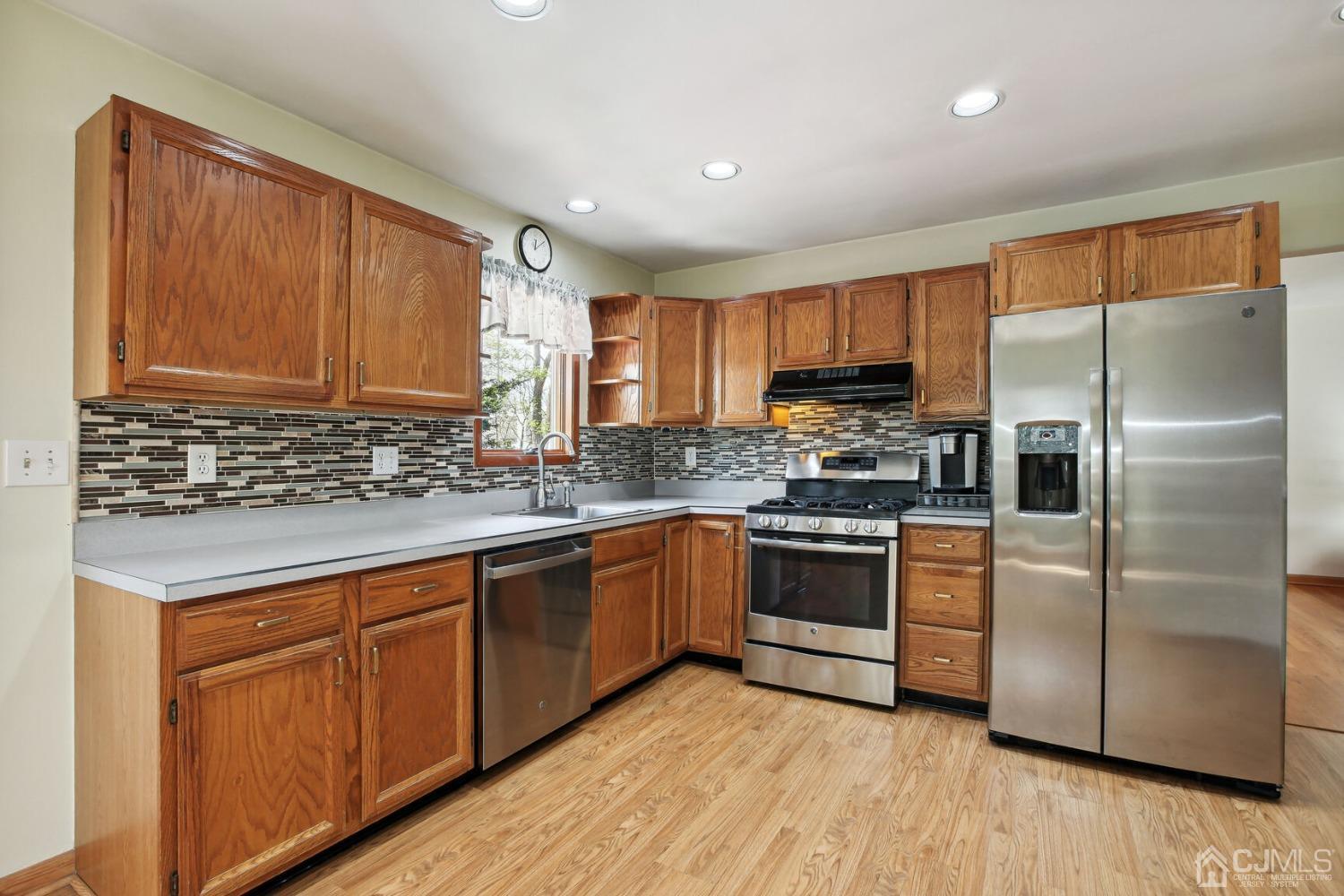 48 Ridgeview Road Jamesburg, NJ 08831 - Photo 9 of 24 Gallery Image 9