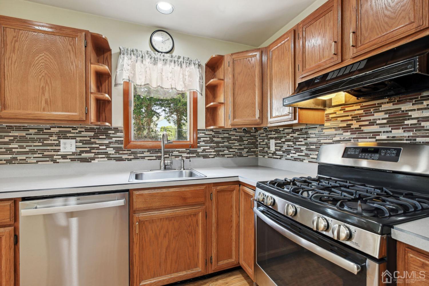 48 Ridgeview Road Jamesburg, NJ 08831 - Photo 10 of 24 Gallery Image 10