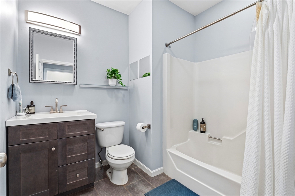 250-252 Main Street, Unit 5 Boston, MA 02129 - Photo 4 of 5 Gallery Image 4