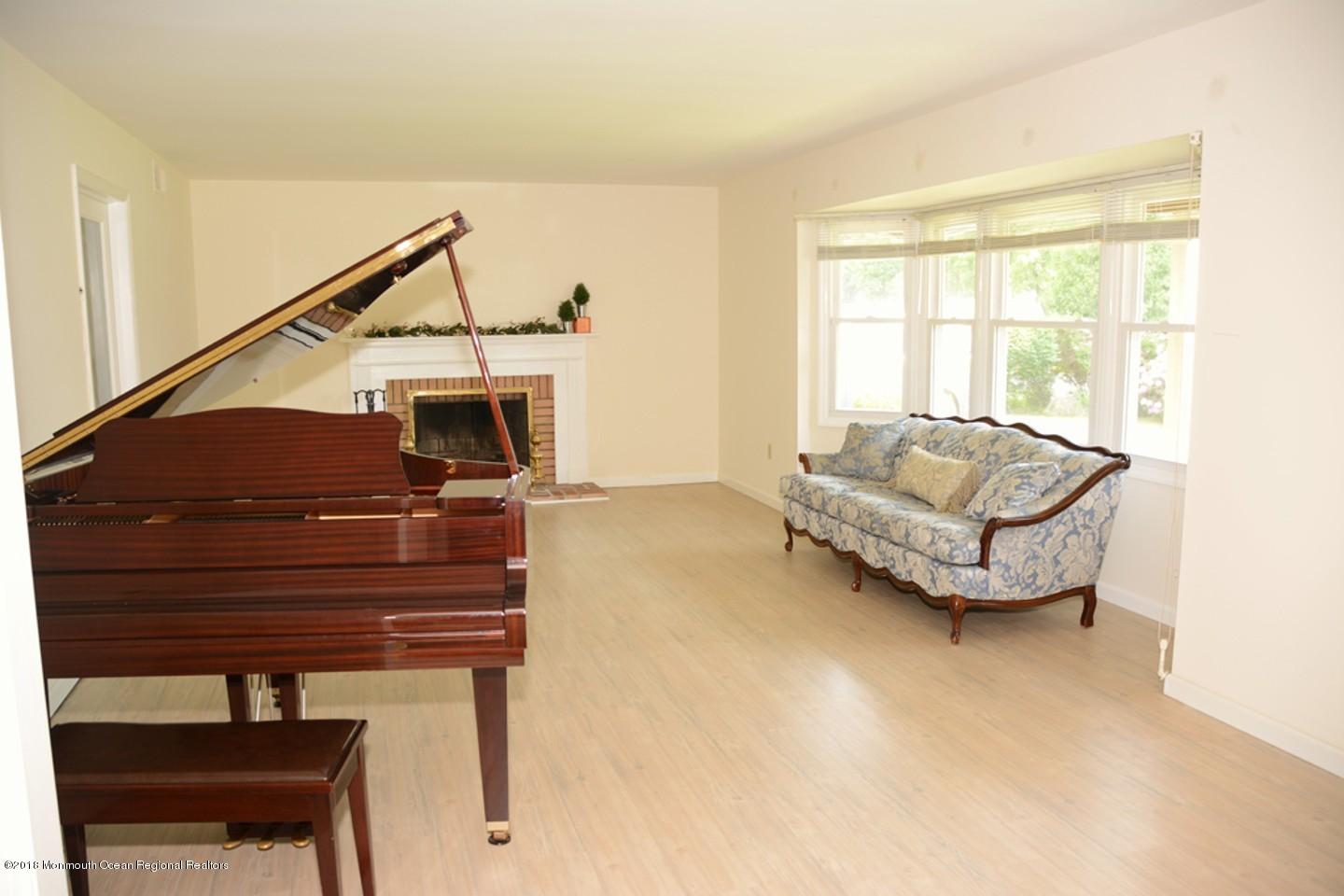 3 Wabash Road Marlboro, NJ 07746 - Photo 6 of 10 Yeung_10811_P06_65582