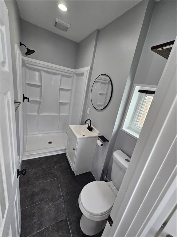 1813 Termon Avenue Pittsburgh, PA 15212 - Photo 11 of 42 Unit 1 Full Bathroom located off the kitchen