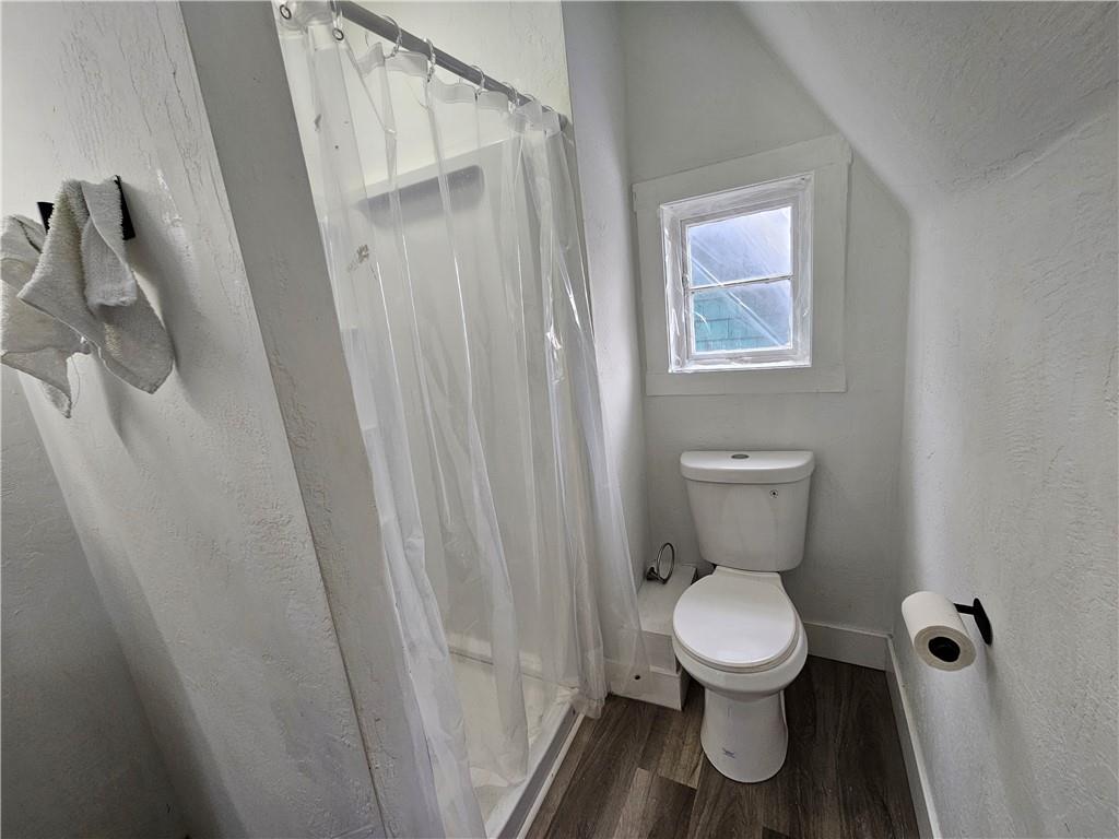 1813 Termon Avenue Pittsburgh, PA 15212 - Photo 32 of 42 Unit 3 Full Bathroom