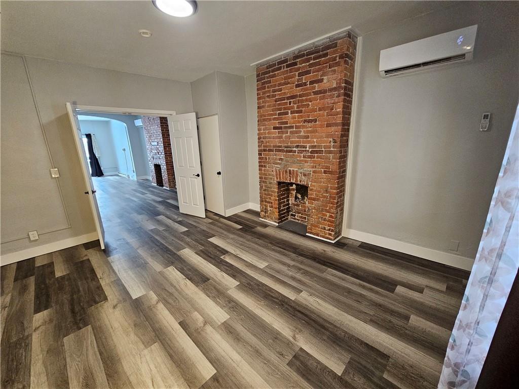 1813 Termon Avenue Pittsburgh, PA 15212 - Photo 10 of 42 Unit 1- Main bedroom