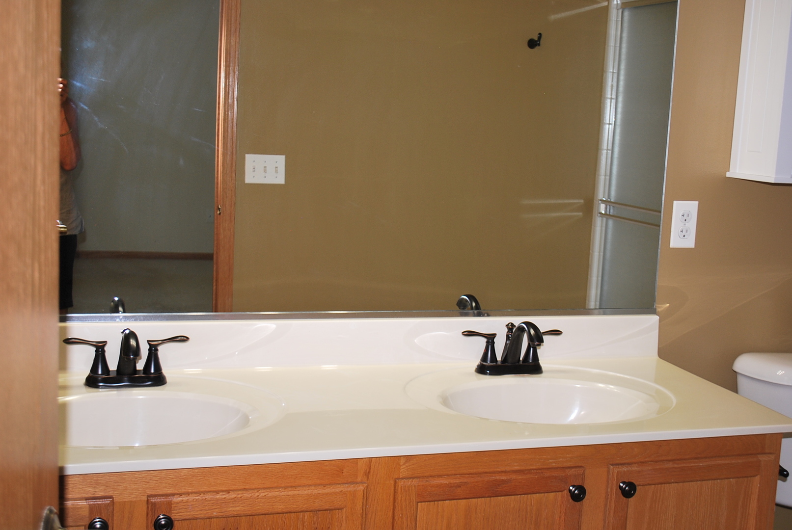 1528 Ludington Circle Romeoville, IL 60446 - Photo 12 of 22 a bathroom with a sink and a bathtub