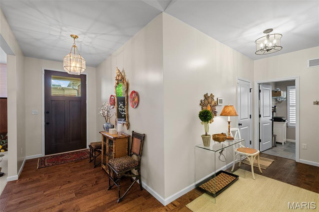 1325 Spring Snow Drive Frontenac, MO 63131 - Photo 2 of 37