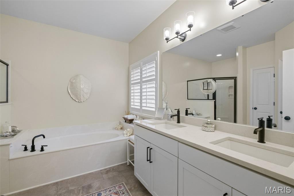 1325 Spring Snow Drive Frontenac, MO 63131 - Photo 21 of 37