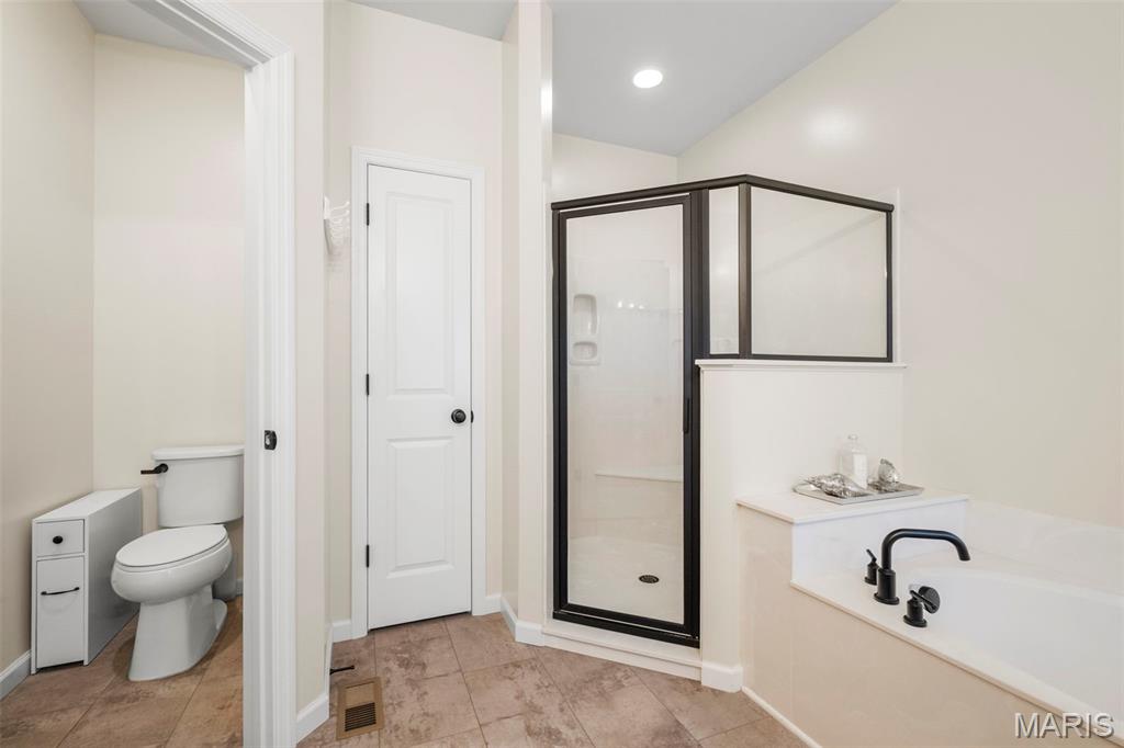 1325 Spring Snow Drive Frontenac, MO 63131 - Photo 23 of 37