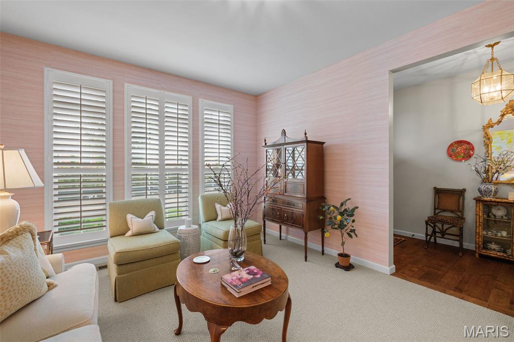 1325 Spring Snow Drive Frontenac, MO 63131 - Photo 6 of 37