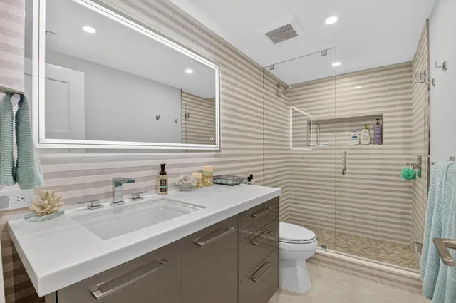 a car parked in front of a building